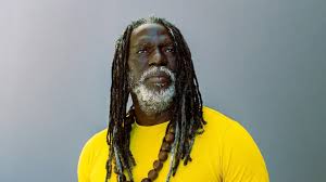 Liberté d’expression dans l’AES : Tiken Jah Fakoly met les pieds dans les plats